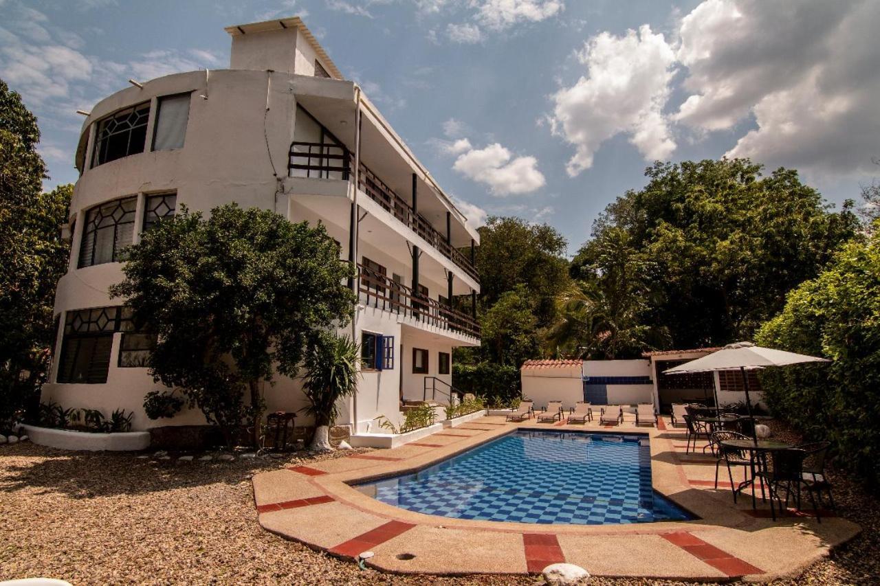 Yuluka Hostel Апуло Екстериор снимка