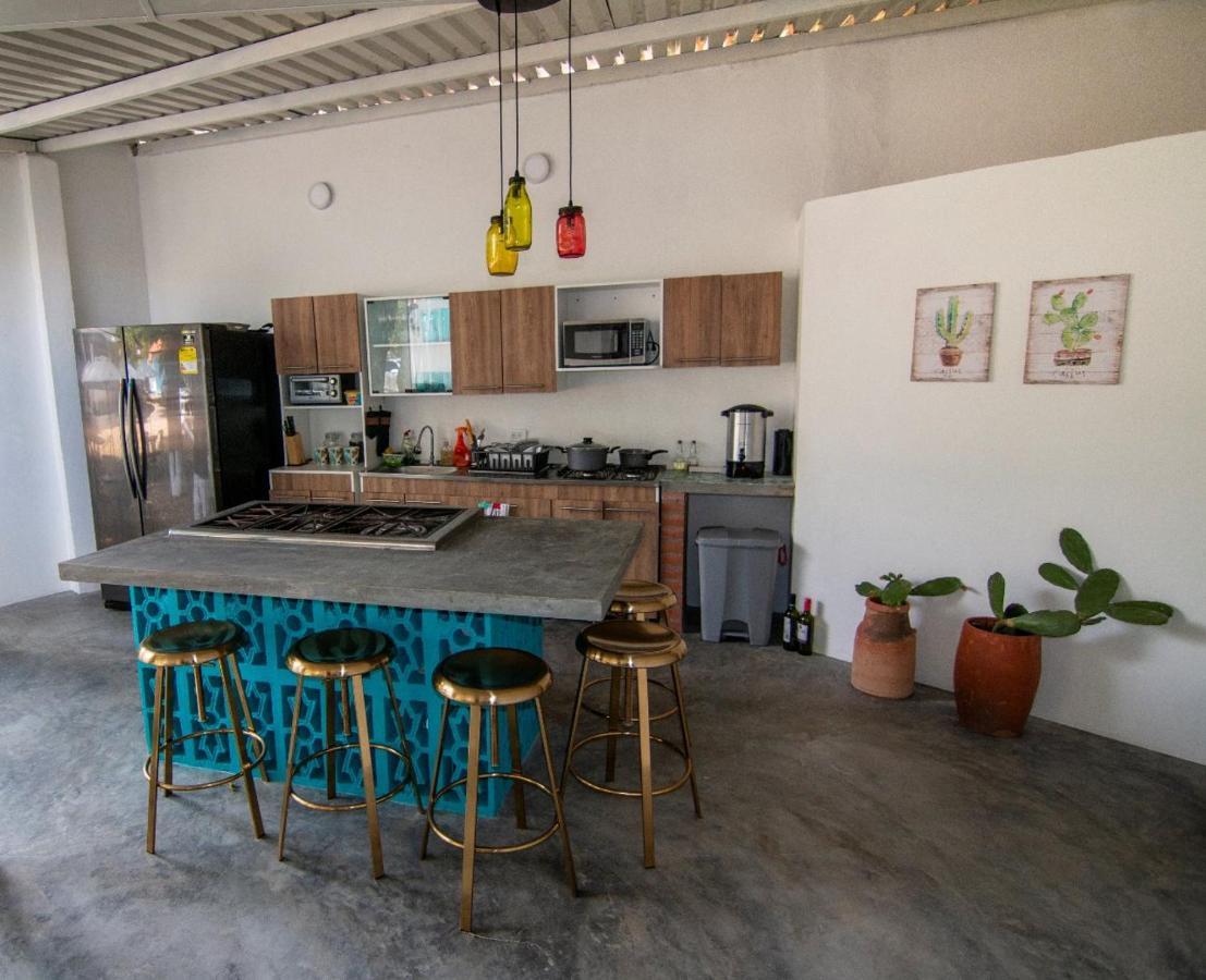 Yuluka Hostel Апуло Екстериор снимка