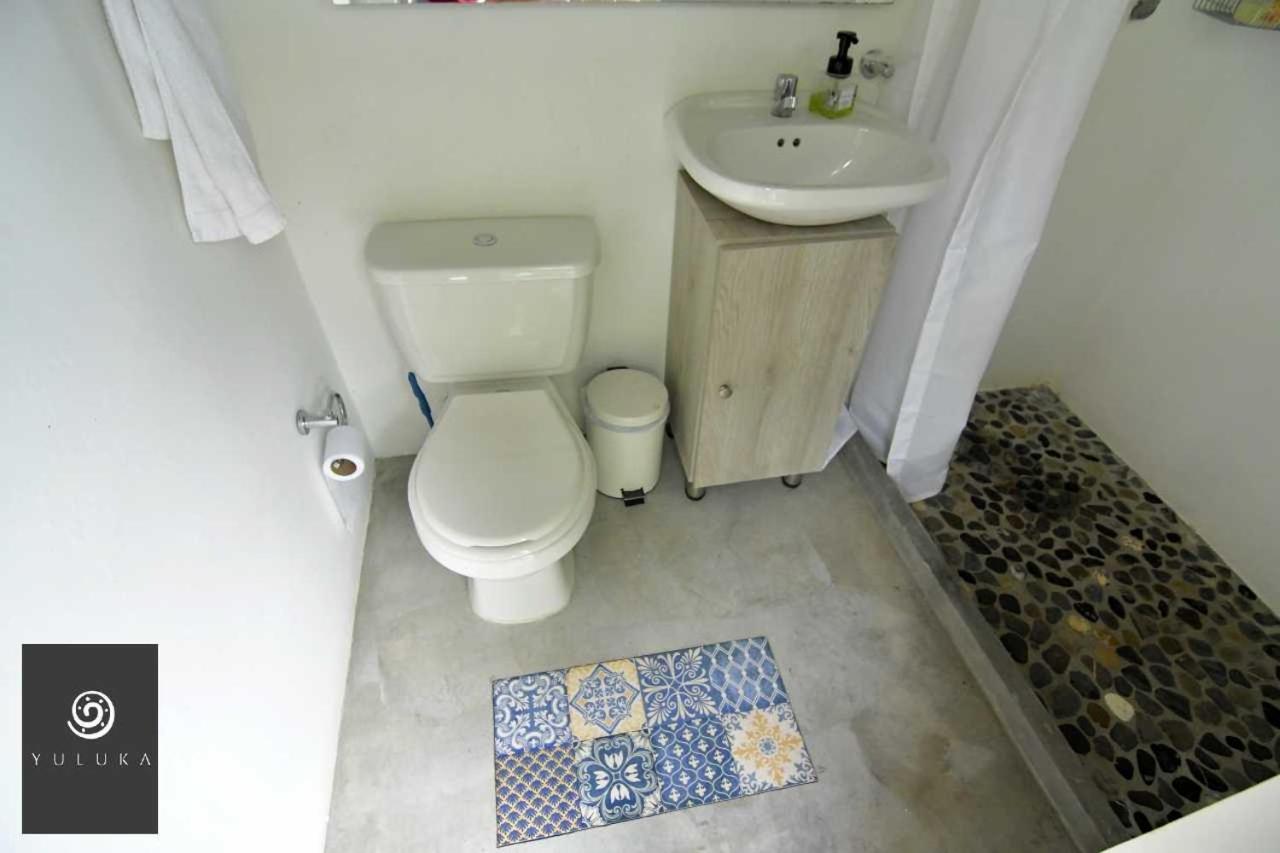 Yuluka Hostel Апуло Екстериор снимка