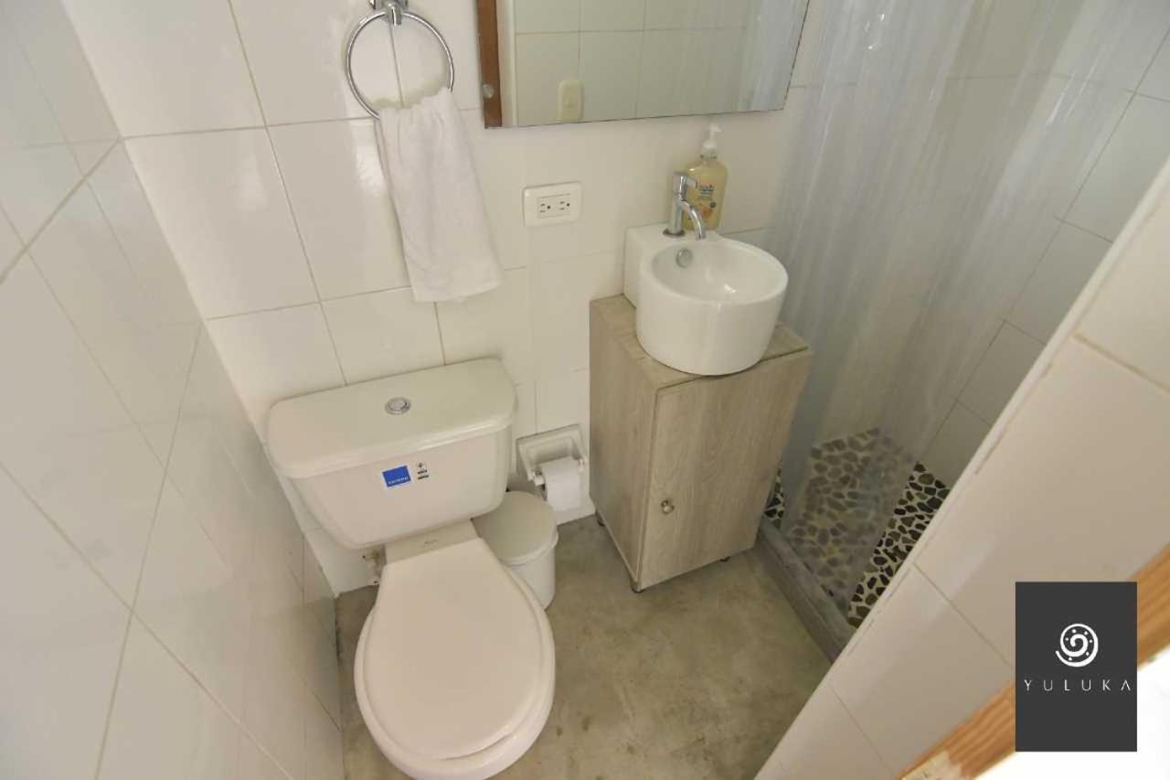 Yuluka Hostel Апуло Екстериор снимка