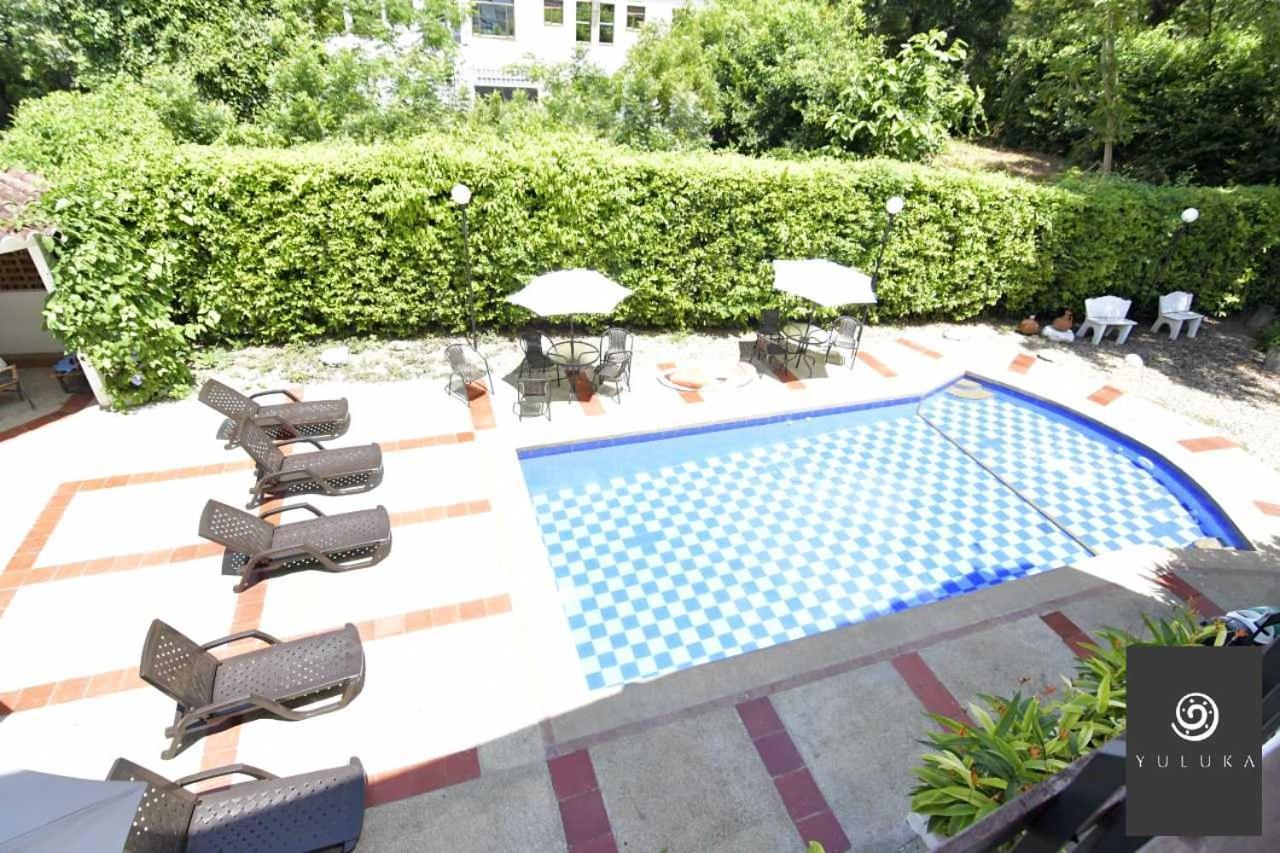 Yuluka Hostel Апуло Екстериор снимка