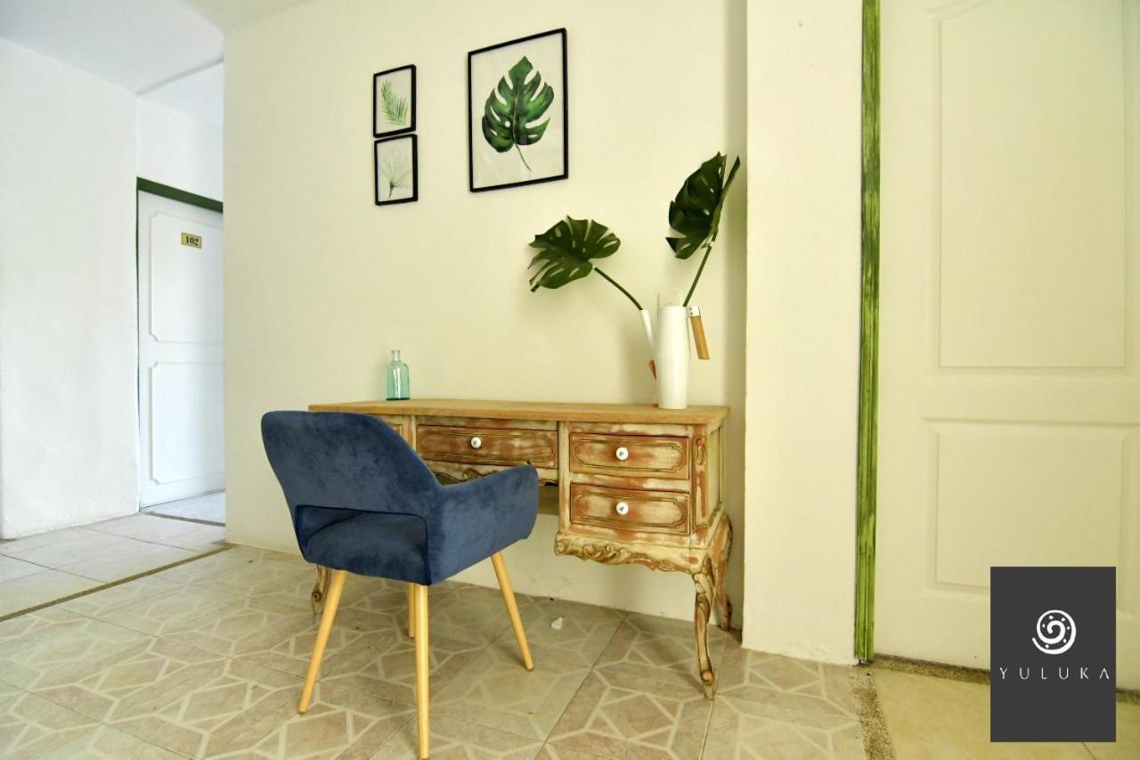 Yuluka Hostel Апуло Екстериор снимка